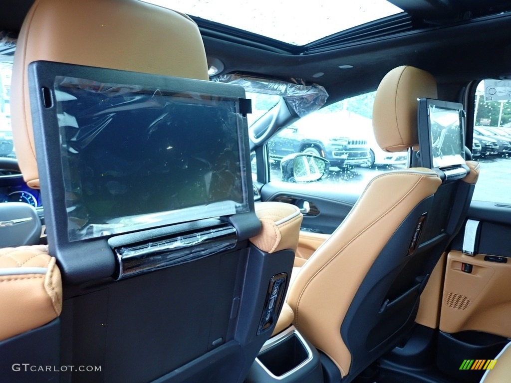 2023 Chrysler Pacifica Pinnacle Plug-In Hybrid Entertainment System Photo #146225424