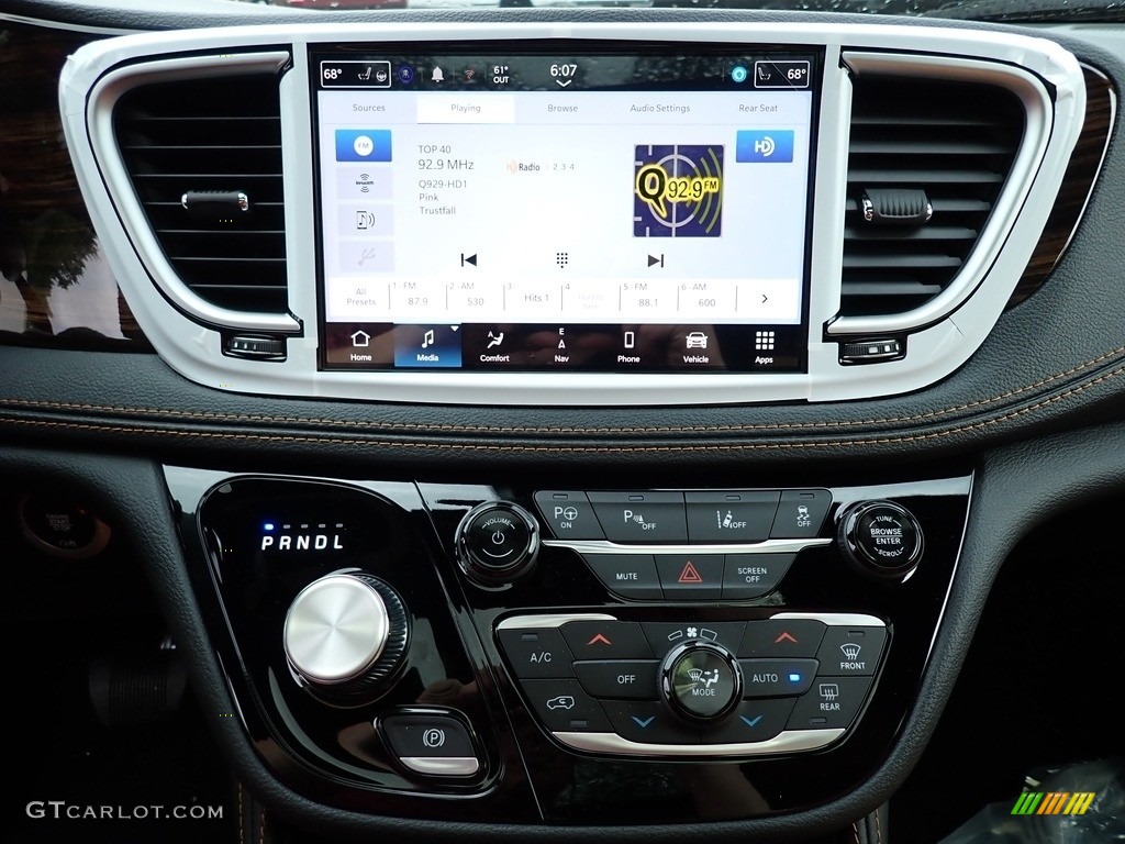 2023 Chrysler Pacifica Pinnacle Plug-In Hybrid Controls Photo #146225985