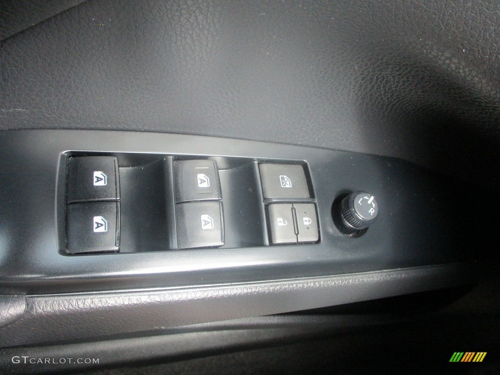 2019 Camry LE - Midnight Black Metallic / Black photo #18