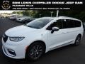 Bright White 2023 Chrysler Pacifica Pinnacle Plug-In Hybrid