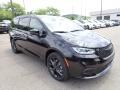 Brilliant Black Crystal Pearl - Pacifica Touring L AWD Photo No. 7