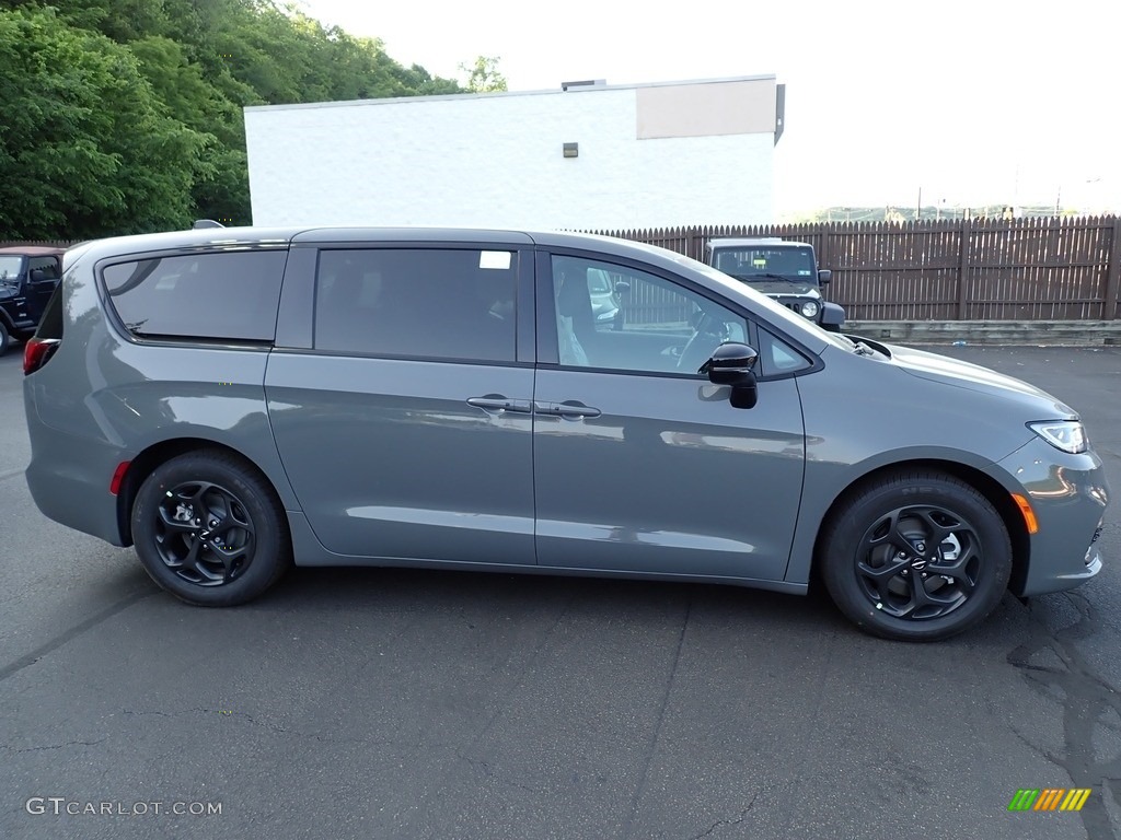 Ceramic Gray 2023 Chrysler Pacifica Hybrid Limited Exterior Photo #146228673