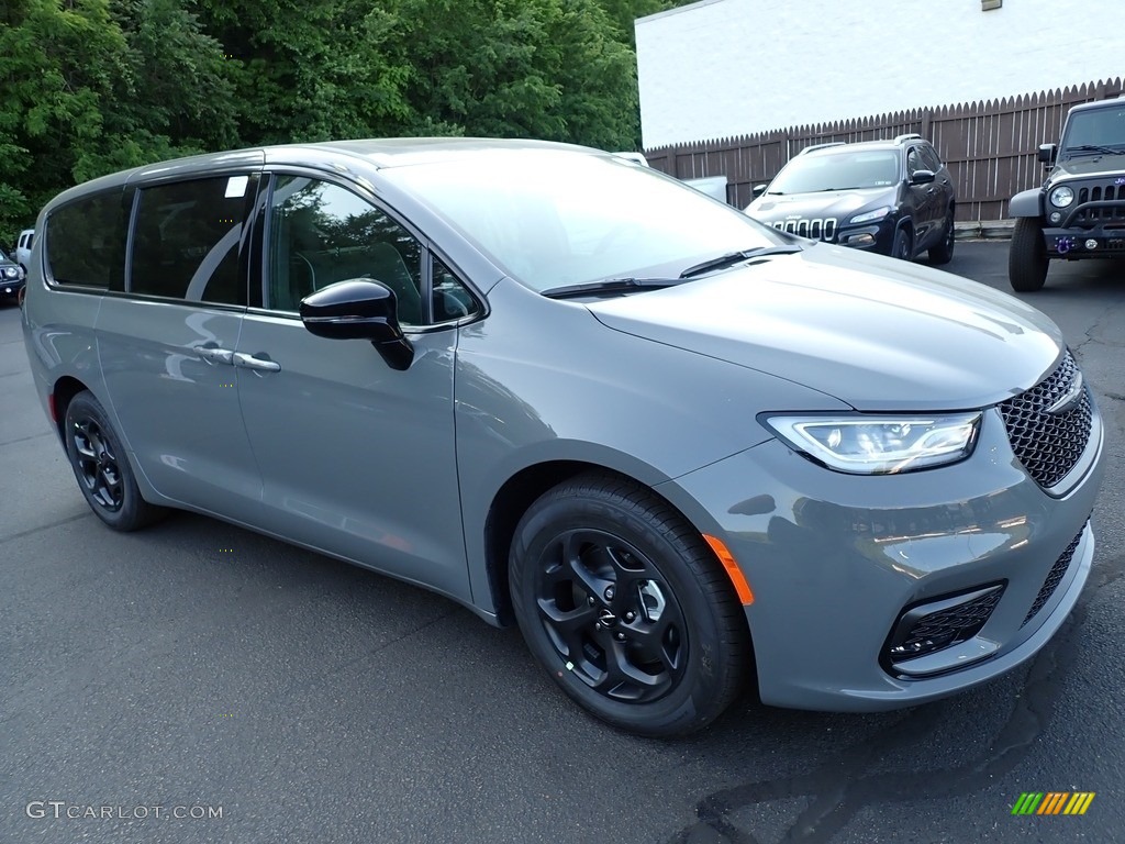 Ceramic Gray 2023 Chrysler Pacifica Hybrid Limited Exterior Photo #146228685