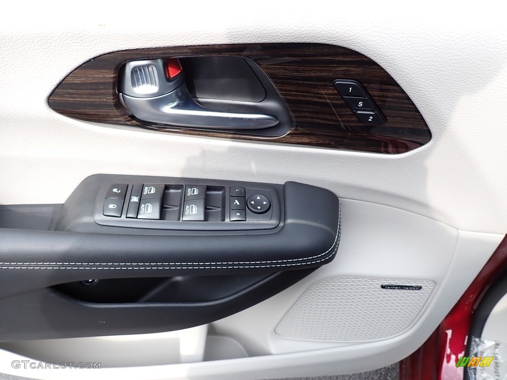 2023 Pacifica Hybrid Limited - Velvet Red Pearl / Black/Alloy photo #14