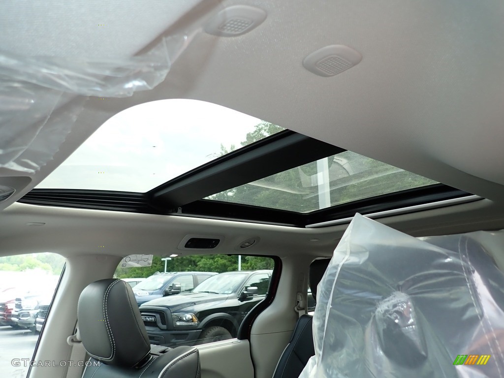 2023 Pacifica Hybrid Limited - Velvet Red Pearl / Black/Alloy photo #17