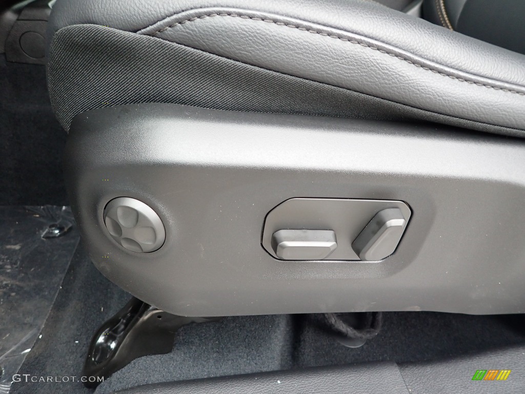 2024 Jeep Wrangler 4-Door Sahara 4x4 Front Seat Photo #146229702