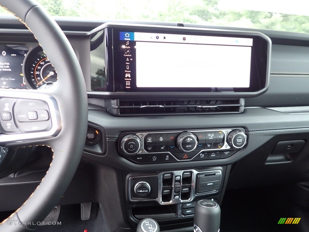 2024 Jeep Wrangler 4-Door Sahara 4x4 Controls Photo #146229734