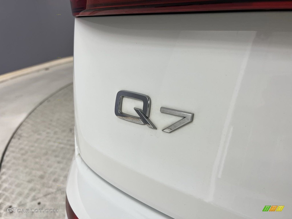 2021 Q7 55 Premium Plus quattro - Carrara White / Black photo #17