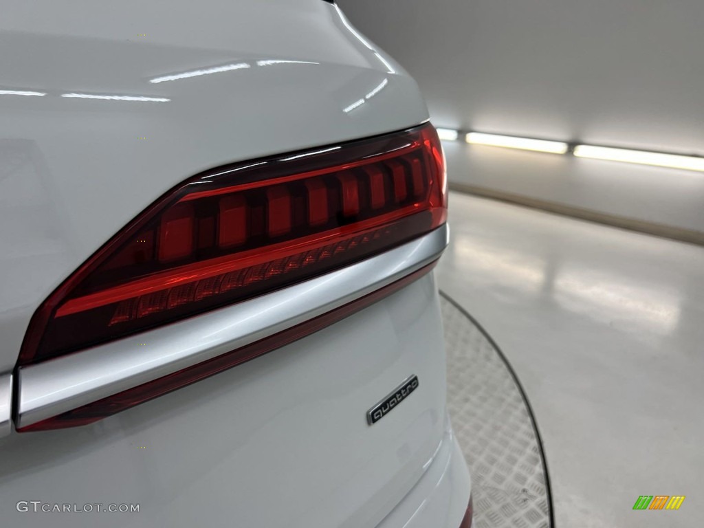 2021 Q7 55 Premium Plus quattro - Carrara White / Black photo #18