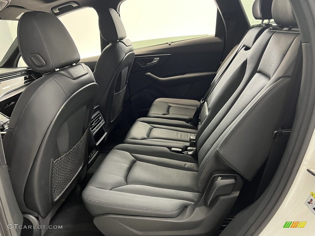 2021 Audi Q7 55 Premium Plus quattro Rear Seat Photos