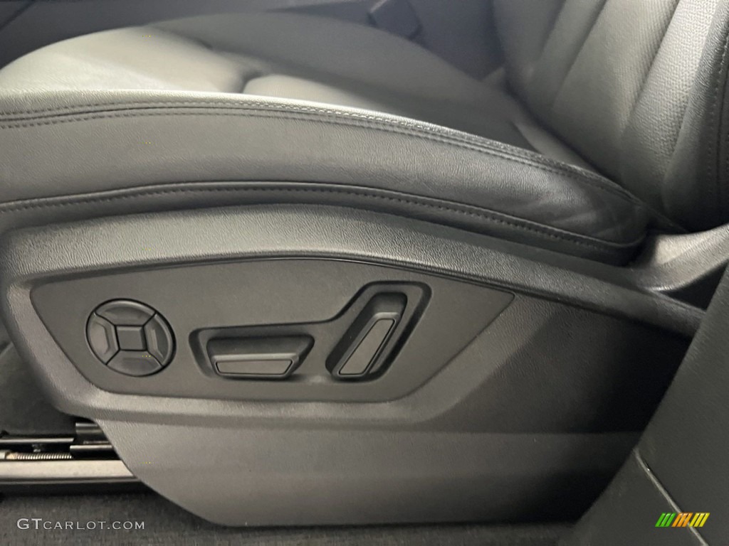 2021 Audi Q7 55 Premium Plus quattro Front Seat Photos