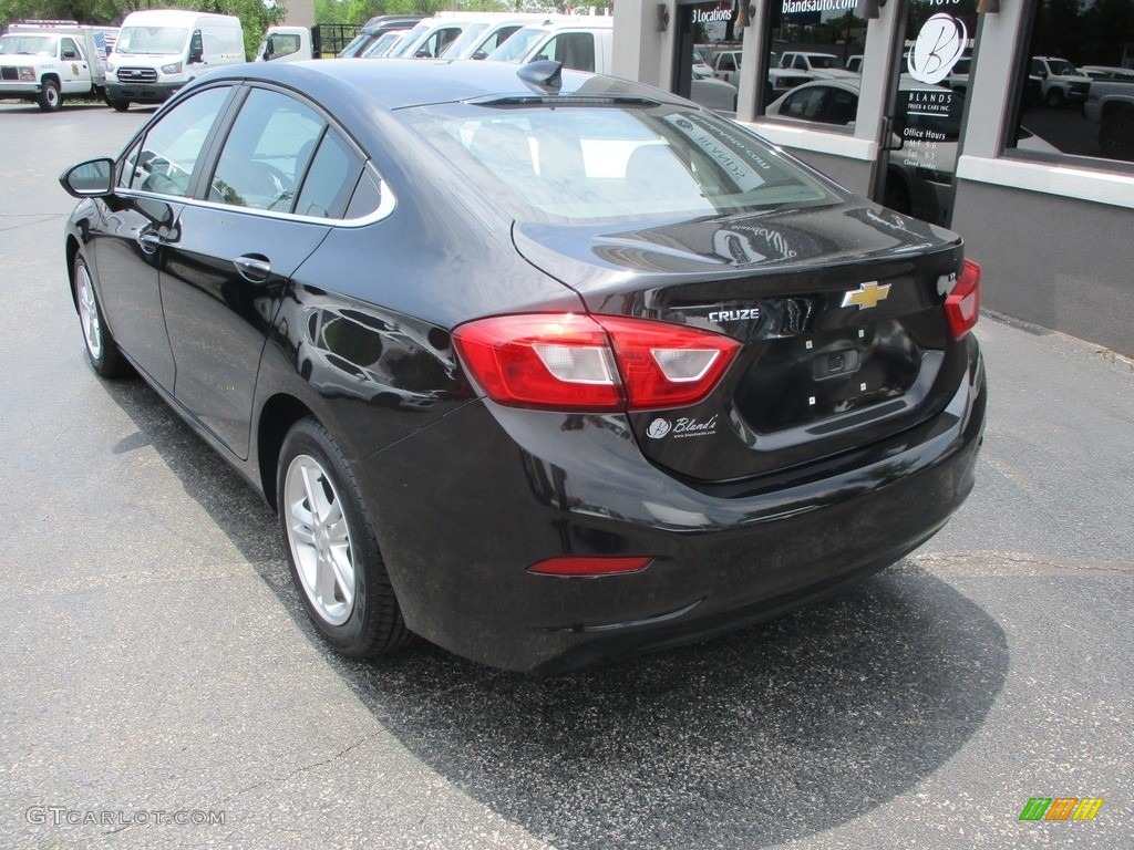2018 Cruze LT - Mosaic Black Metallic / Jet Black photo #3