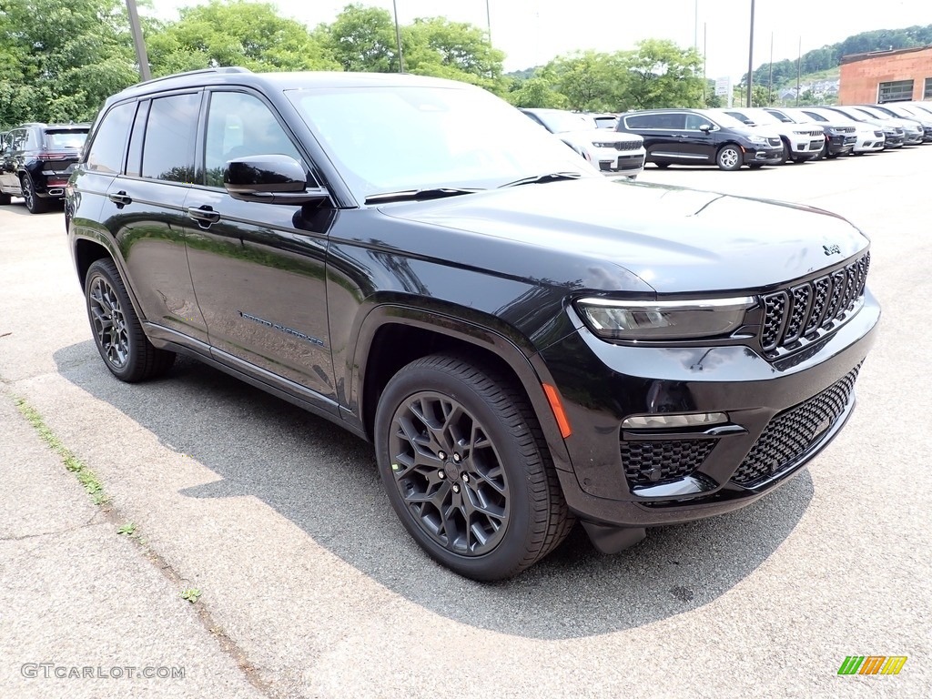 2023 Jeep Grand Cherokee Summit Reserve 4XE Exterior Photos