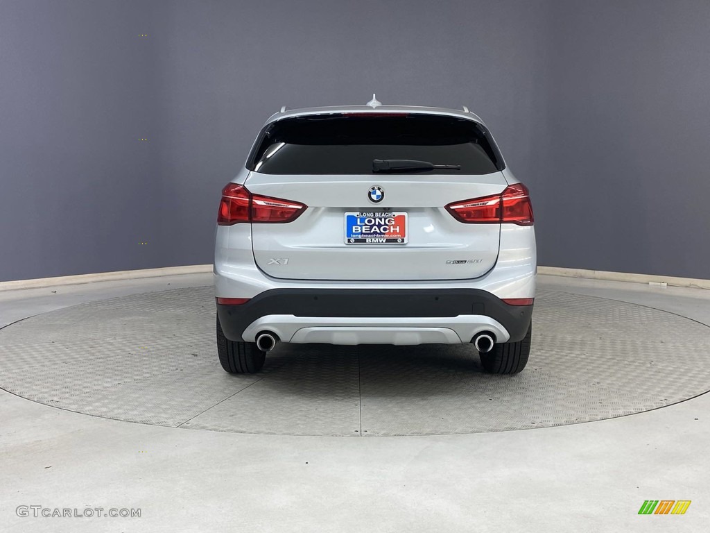 2021 X1 sDrive28i - Glacier Silver Metallic / Black photo #4