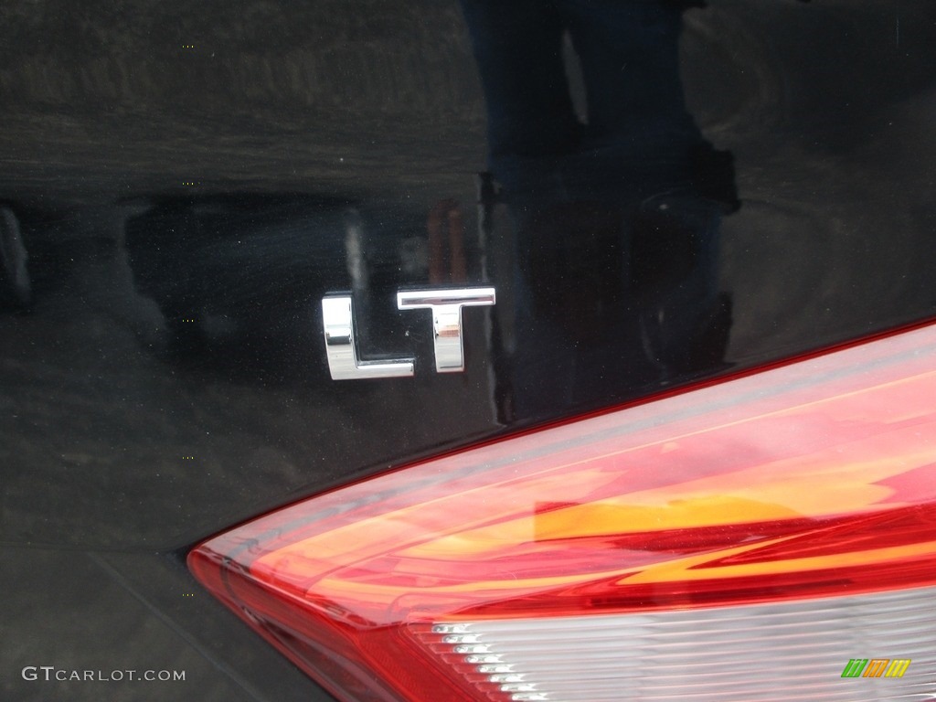 2018 Cruze LT - Mosaic Black Metallic / Jet Black photo #26