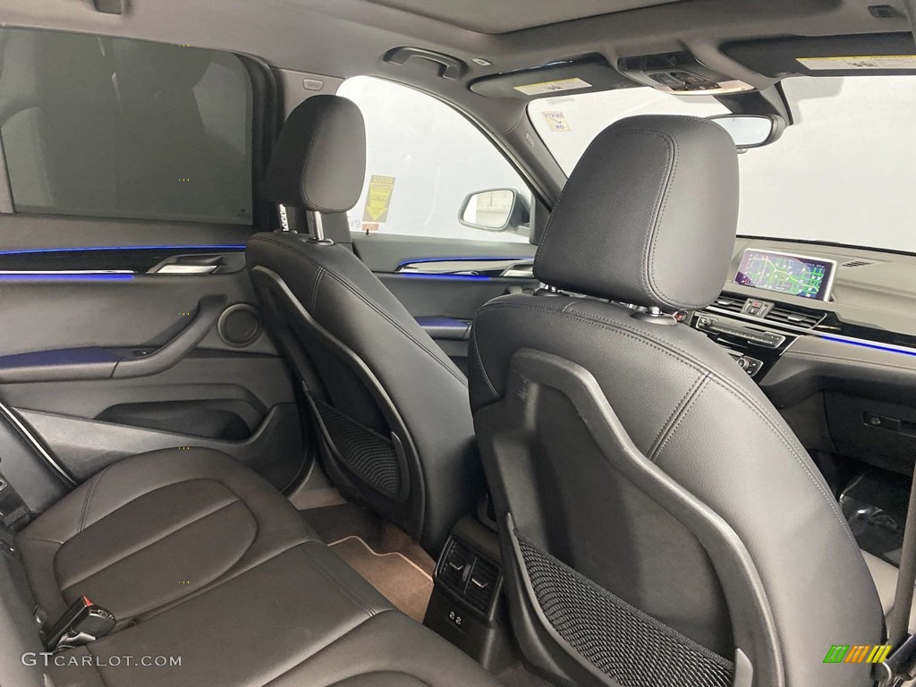 2021 X1 sDrive28i - Glacier Silver Metallic / Black photo #35