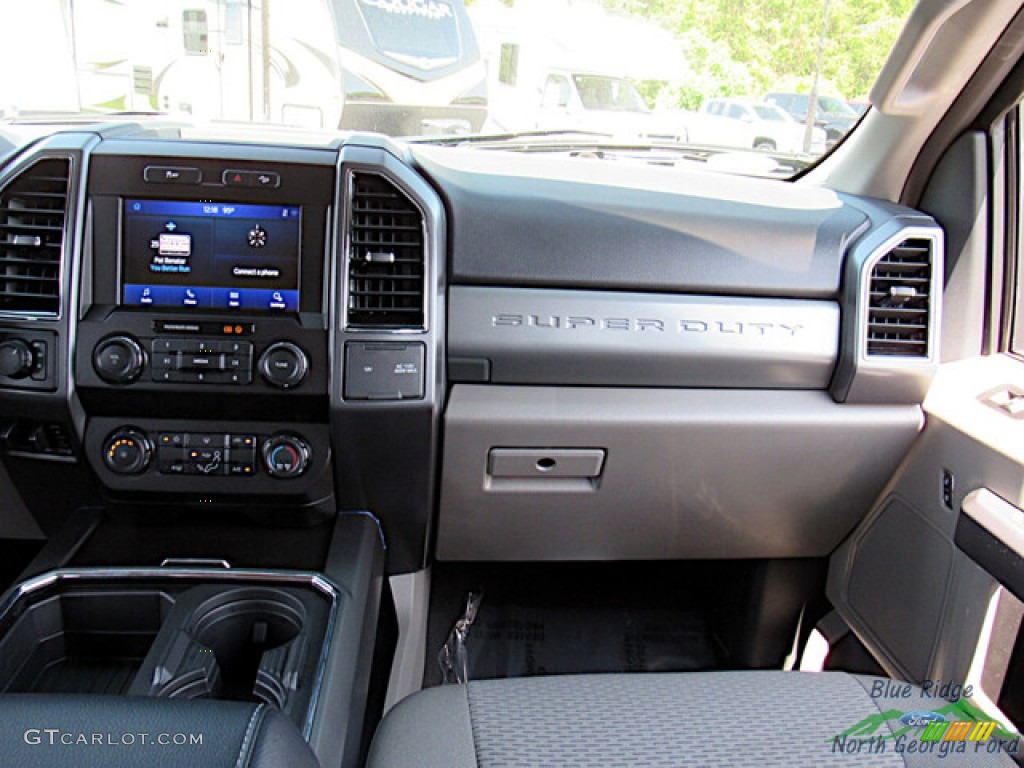 2022 F250 Super Duty XLT Crew Cab 4x4 - Race Red / Medium Earth Gray photo #16