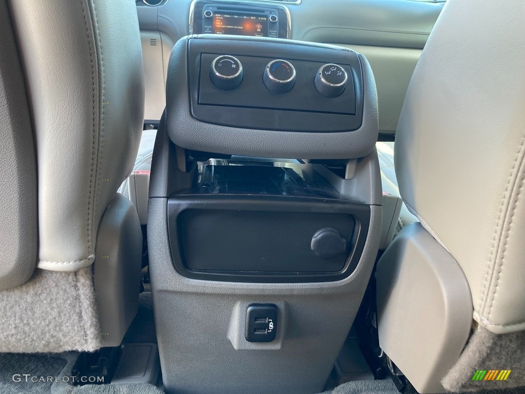 2017 Enclave Leather - White Frost Tricoat / Light Titanium photo #21