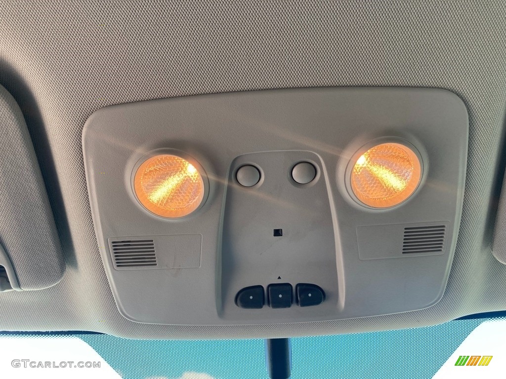 2017 Enclave Leather - White Frost Tricoat / Light Titanium photo #38