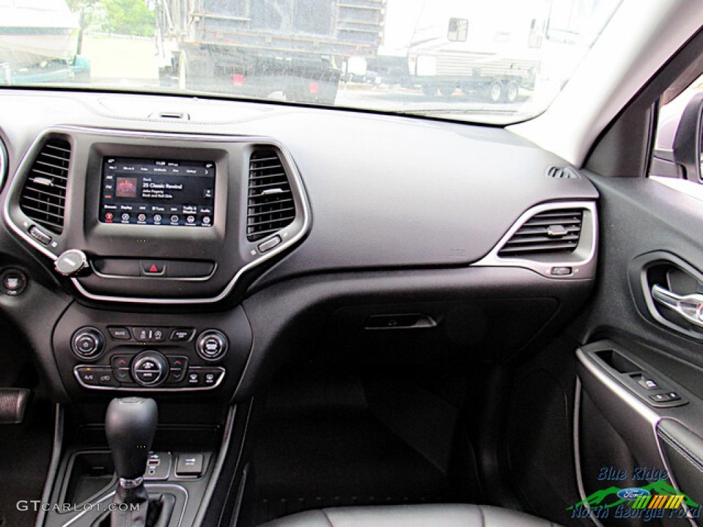 2019 Cherokee Latitude Plus - Billet Silver Metallic / Black photo #16