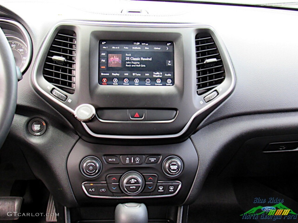 2019 Jeep Cherokee Latitude Plus Controls Photo #146236224