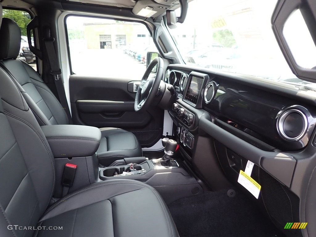 2023 Wrangler Unlimited Sahara Altitude 4x4 - Bright White / Black photo #10