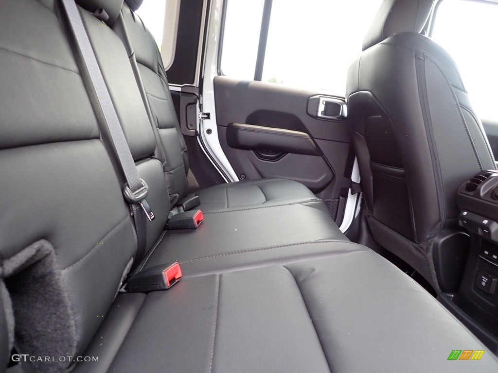 2023 Wrangler Unlimited Sahara Altitude 4x4 - Bright White / Black photo #11