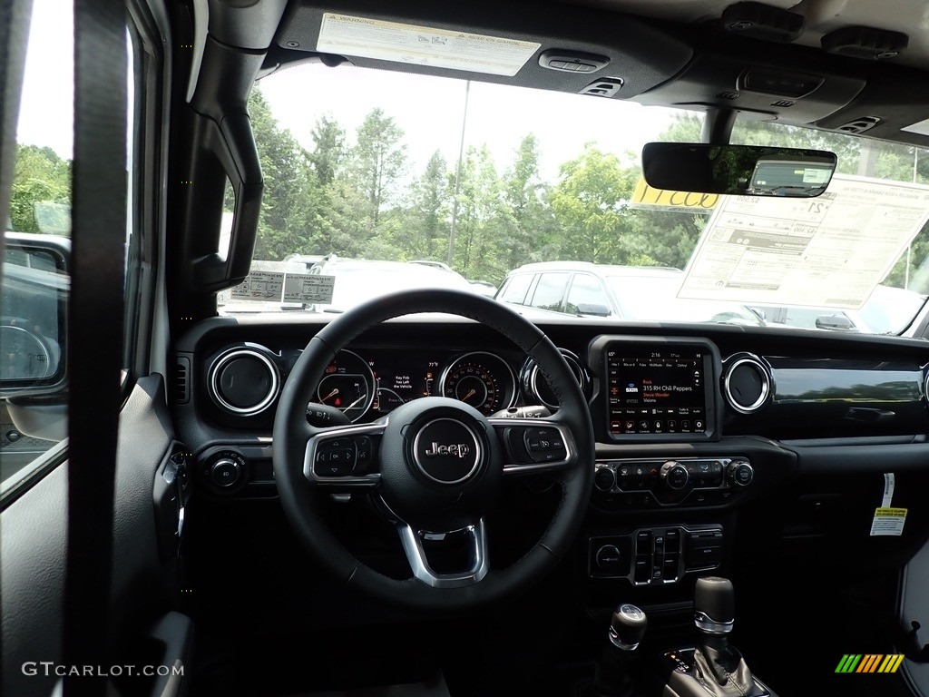 2023 Wrangler Unlimited Sahara Altitude 4x4 - Bright White / Black photo #13