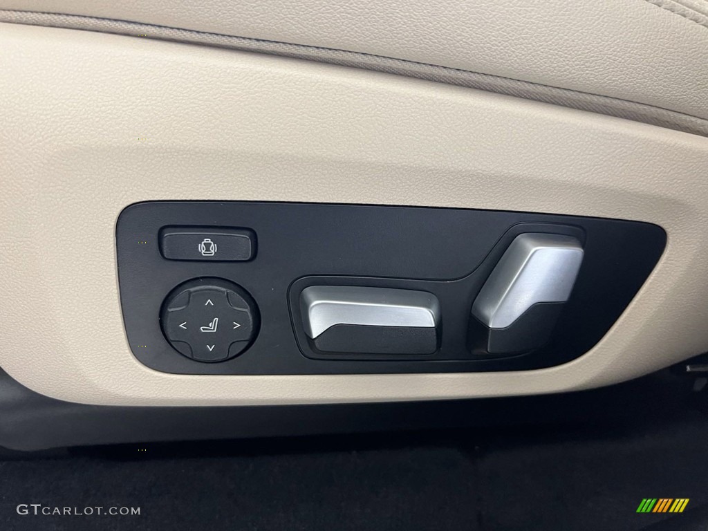2020 X3 sDrive30i - Alpine White / Canberra Beige/Black photo #22
