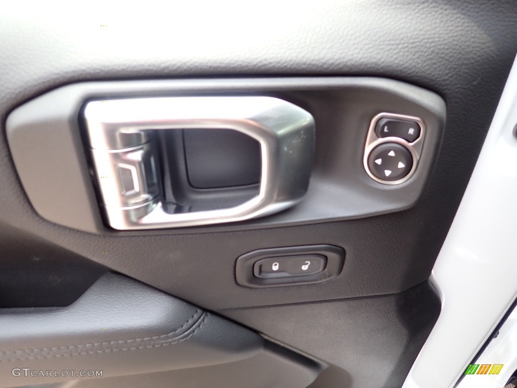 2023 Wrangler Unlimited Sahara Altitude 4x4 - Bright White / Black photo #15