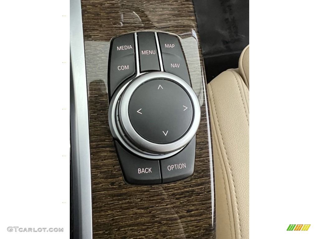 2020 X3 sDrive30i - Alpine White / Canberra Beige/Black photo #31