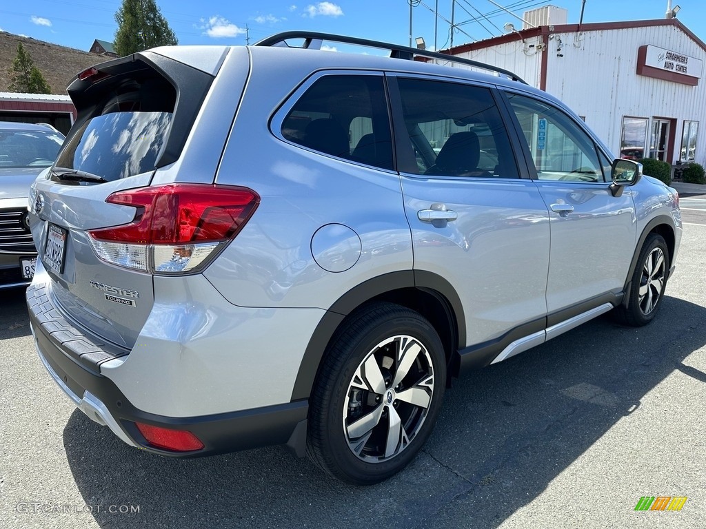 2021 Forester 2.5i Touring - Ice Silver Metallic / Black photo #6