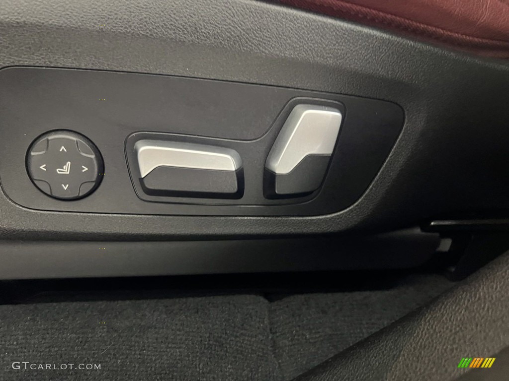 2022 BMW X3 sDrive30i Front Seat Photo #146243055