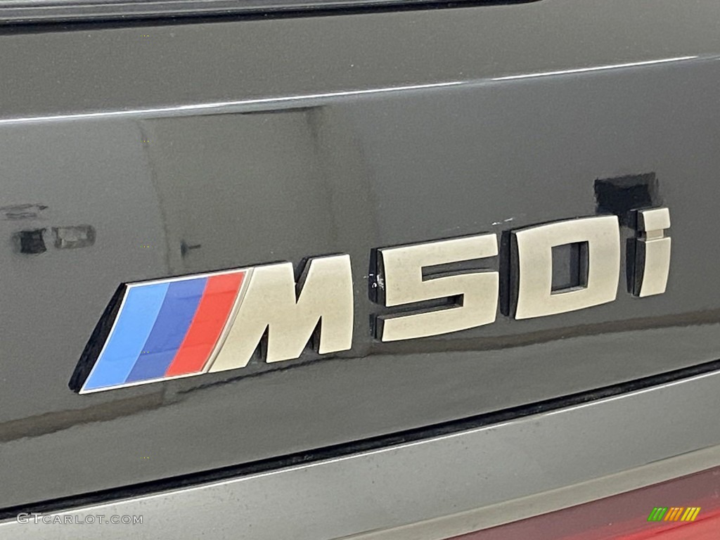 2021 BMW X7 M50i Marks and Logos Photos