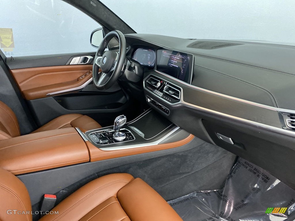 2021 BMW X7 M50i Front Seat Photo #146243701