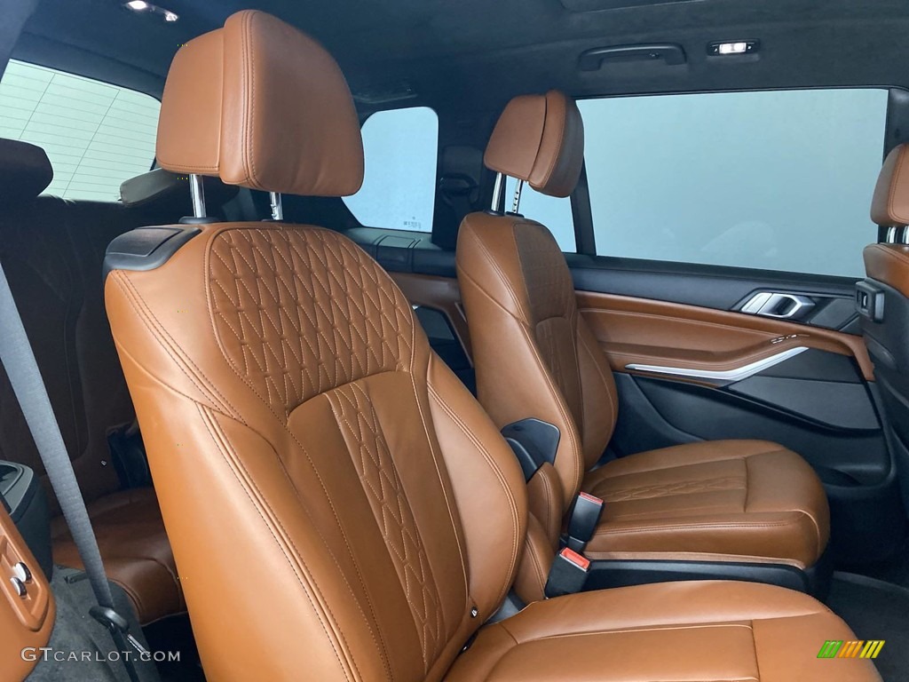 2021 BMW X7 M50i Front Seat Photos