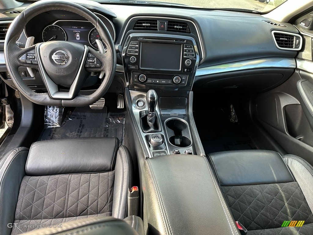 2017 Maxima SR - Super Black / Charcoal photo #12