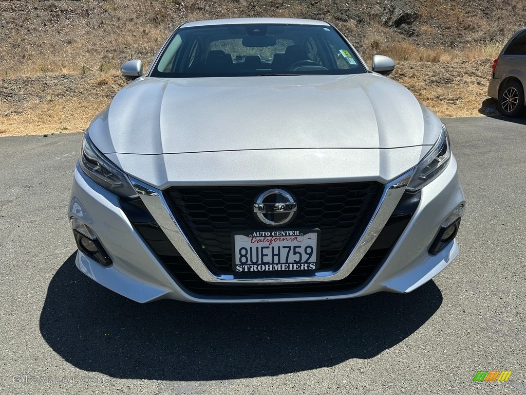 2021 Altima Platinum AWD - Brilliant Silver Metallic / Charcoal photo #2