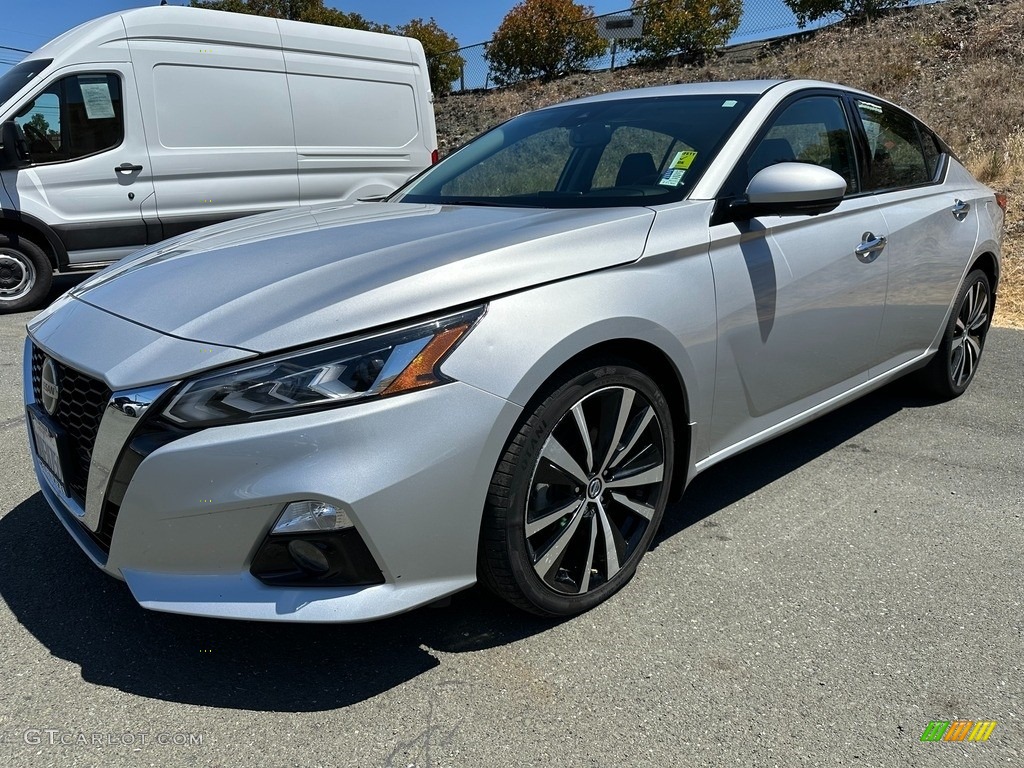 2021 Altima Platinum AWD - Brilliant Silver Metallic / Charcoal photo #3