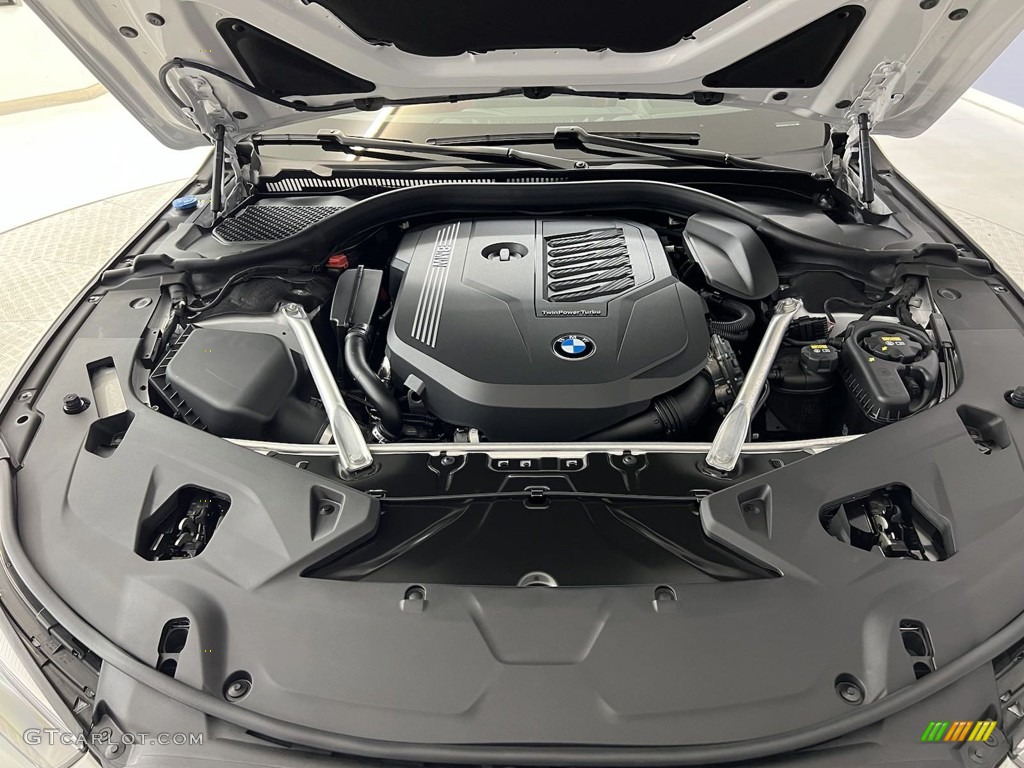 2023 BMW 8 Series 840i Gran Coupe Engine Photos