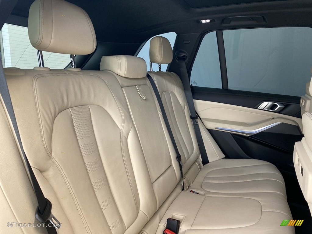 2022 BMW X5 xDrive45e Rear Seat Photos