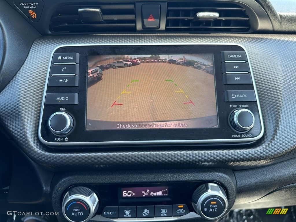 2019 Nissan Kicks S Controls Photos