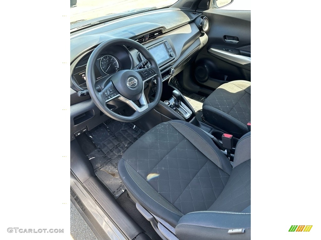 Charcoal Interior 2019 Nissan Kicks S Photo #146246121