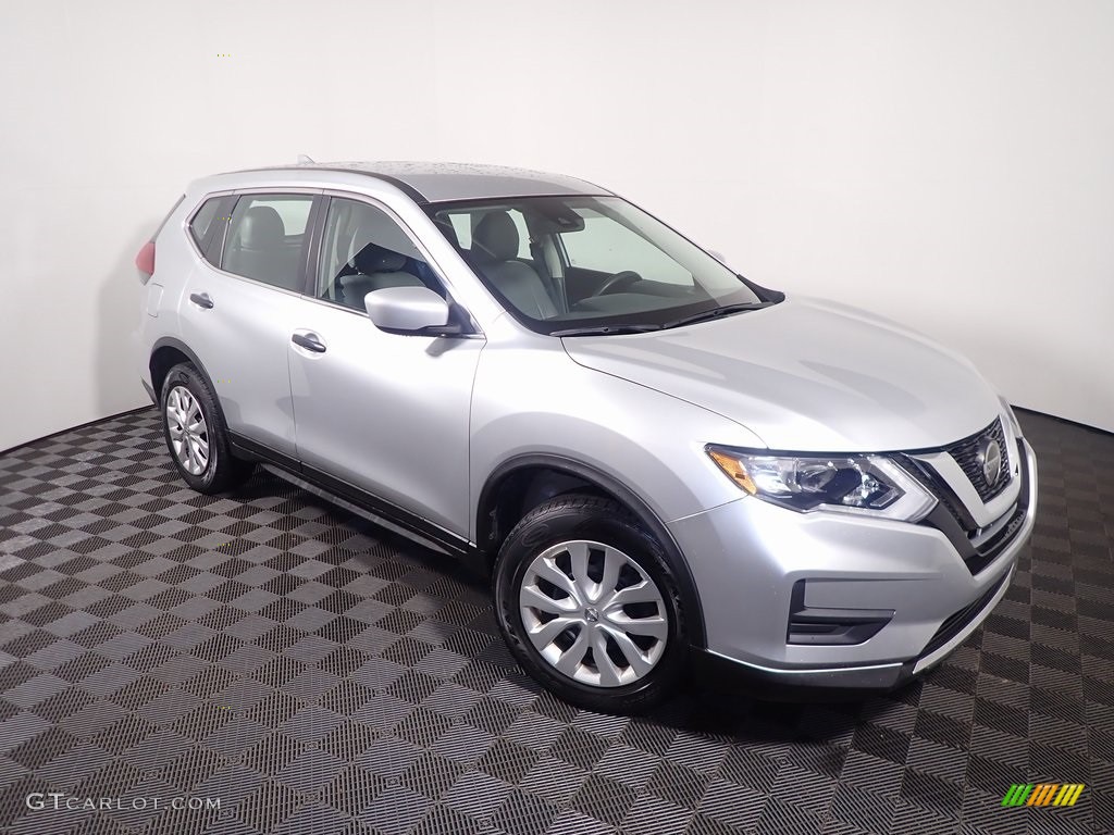 2019 Rogue S AWD - Brilliant Silver / Charcoal photo #3
