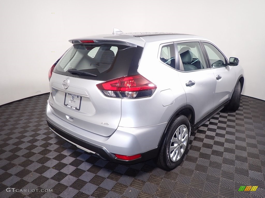 2019 Rogue S AWD - Brilliant Silver / Charcoal photo #15