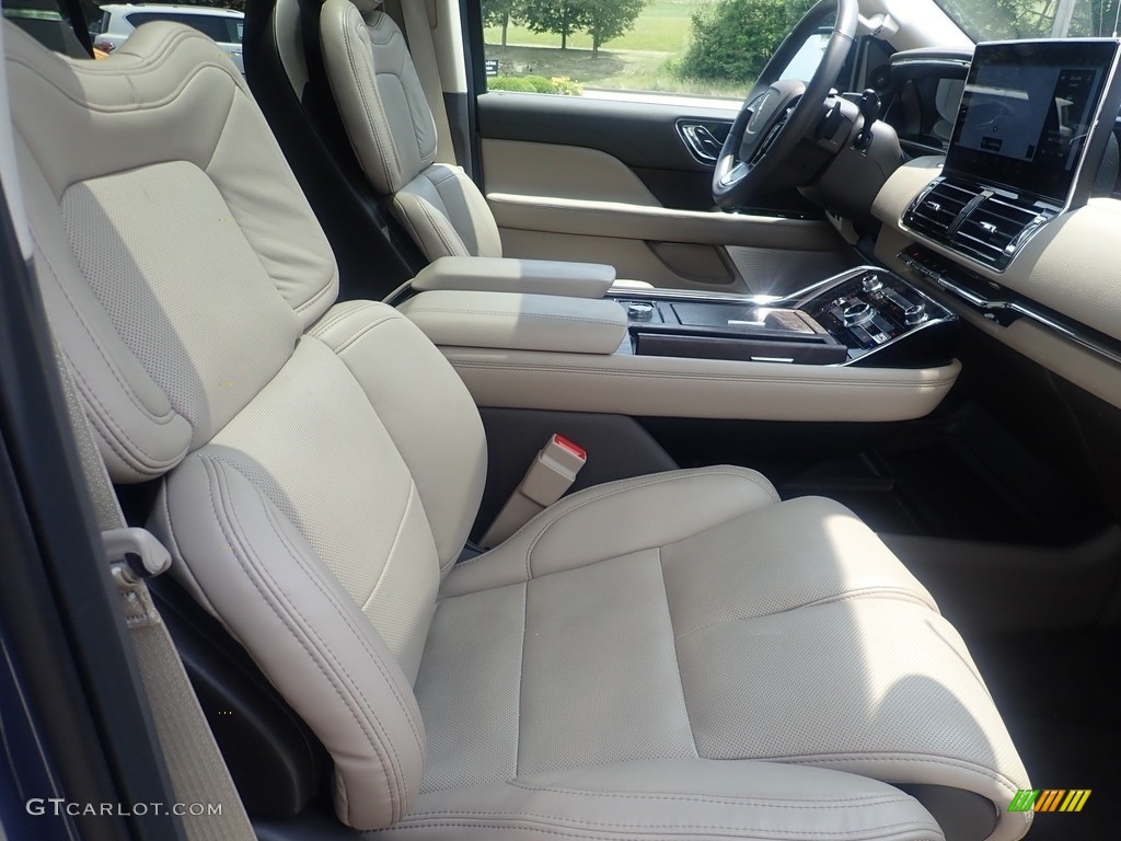 2022 Lincoln Navigator Reserve 4x4 Front Seat Photo #146246847