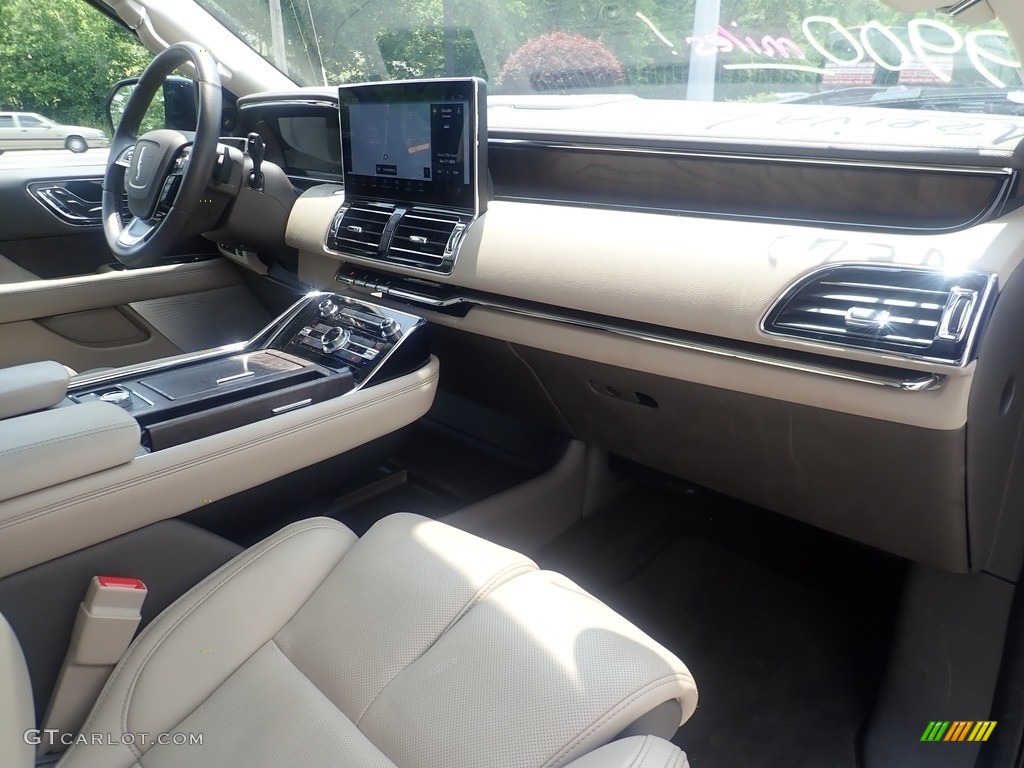 2022 Lincoln Navigator Reserve 4x4 Sandstone Dashboard Photo #146246853