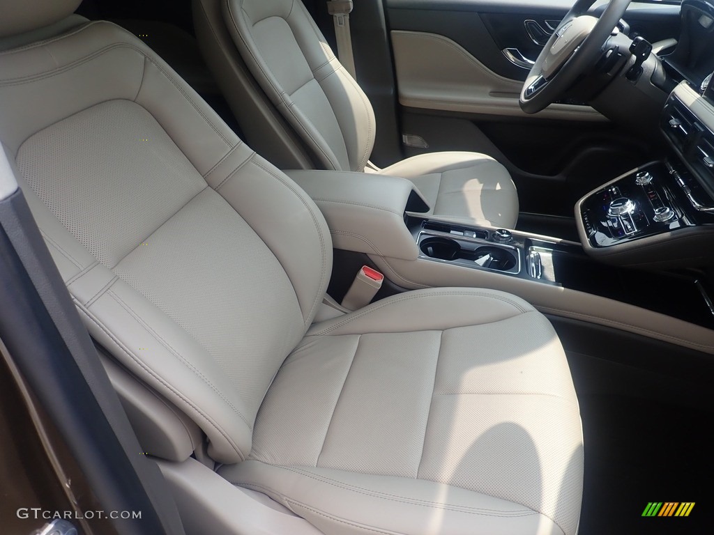 2022 Lincoln Corsair Reserve AWD Front Seat Photo #146247303