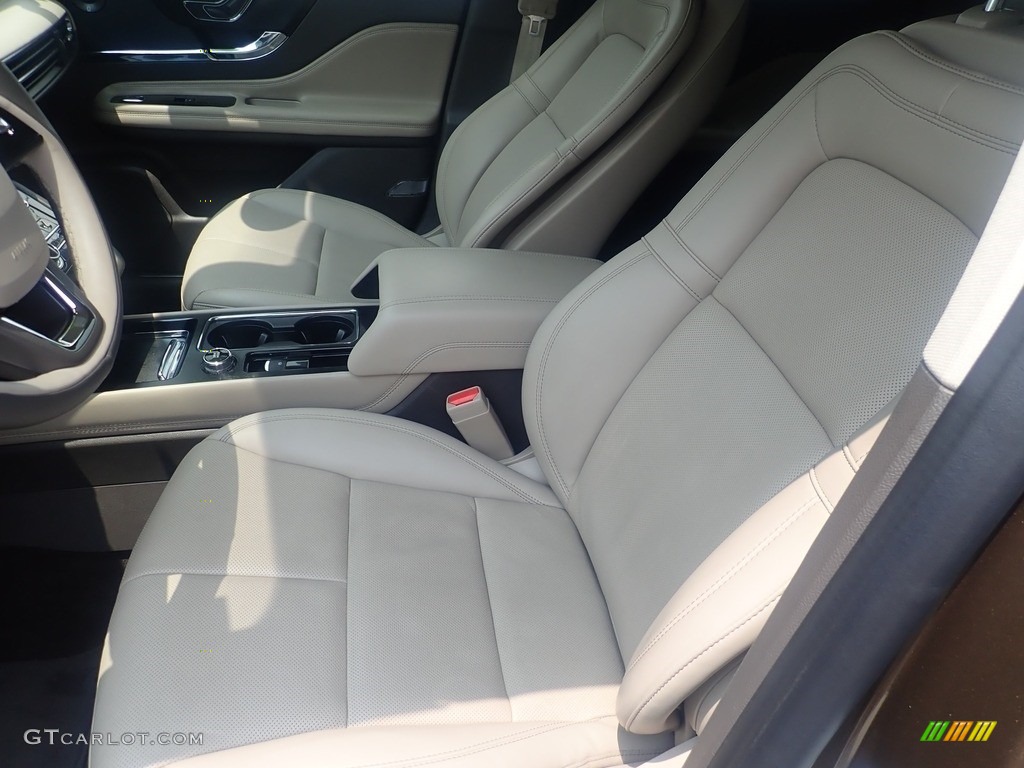 2022 Lincoln Corsair Reserve AWD Front Seat Photos