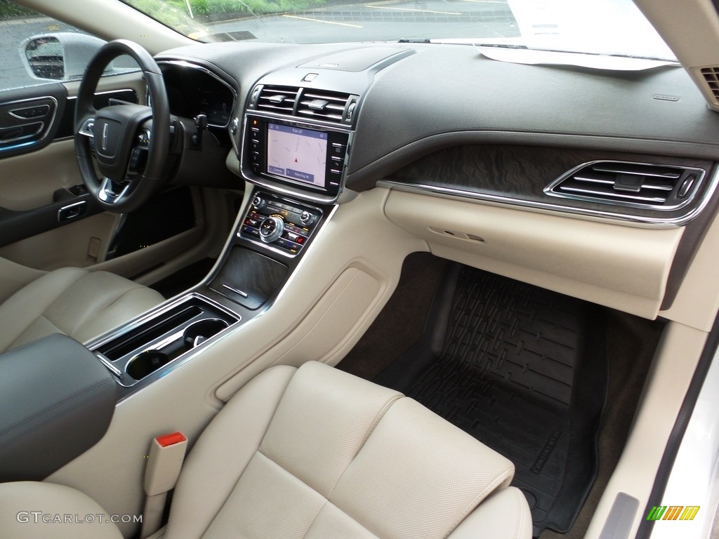 2020 Lincoln Continental AWD Dashboard Photos